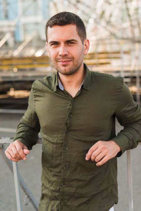 Carlos R.